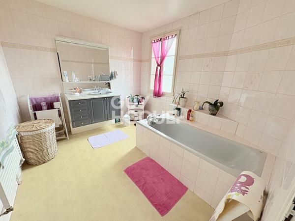 Ensemble immobilier à Elbeuf comprenant deux maisons loués