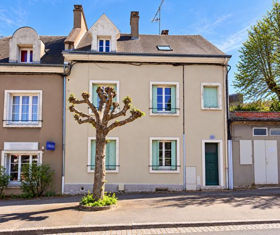 BEAUGENCY (45190) – INVESTISSEMENT LOCATIF AVEC CAVE ET COUR PRIVATIVE