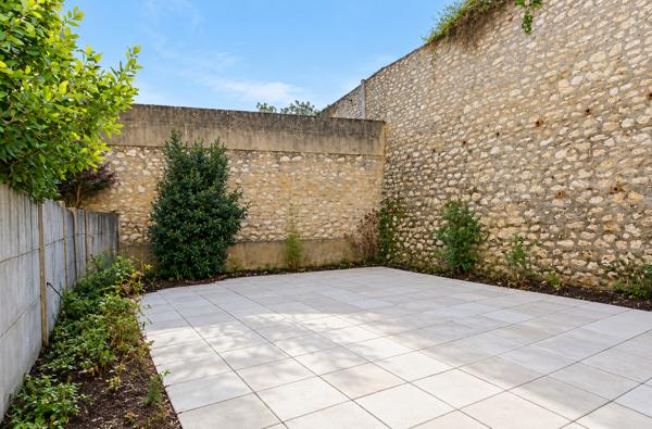 BEAUGENCY (45190) – INVESTISSEMENT LOCATIF AVEC CAVE ET COUR PRIVATIVE
