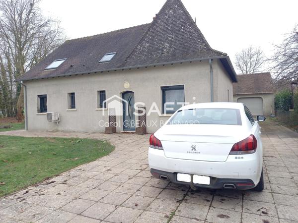 Pavillon familial 6 chambres avec garage et beau terrain arboré