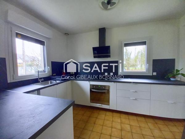 Pavillon familial 6 chambres avec garage et beau terrain arboré