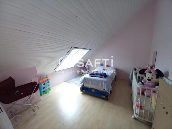 Pavillon familial 6 chambres avec garage et beau terrain arboré