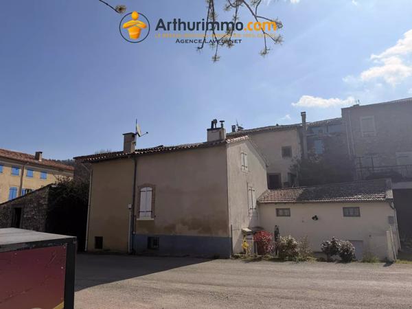 Vente                                                      Maison de village
                        
                     3 pièces                      67 m2                     à Rivel