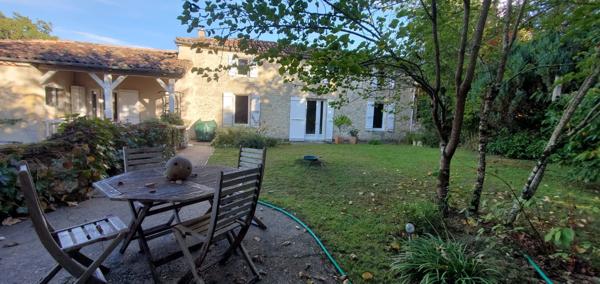 PROCHE DE CONDOM EN CAMPAGNE DANS UN HAMEAU PITORRESQUE