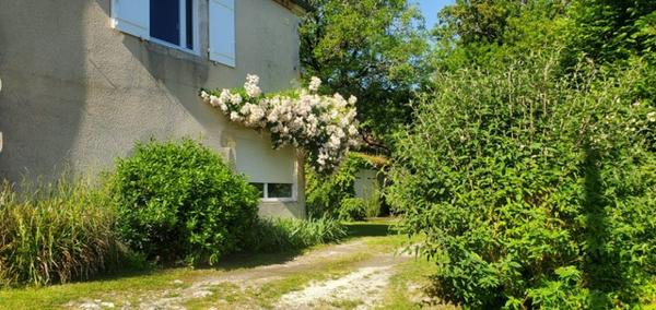 PROCHE DE CONDOM EN CAMPAGNE DANS UN HAMEAU PITORRESQUE