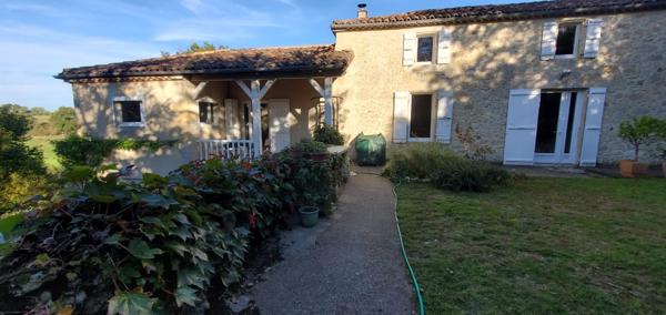 PROCHE DE CONDOM EN CAMPAGNE DANS UN HAMEAU PITORRESQUE