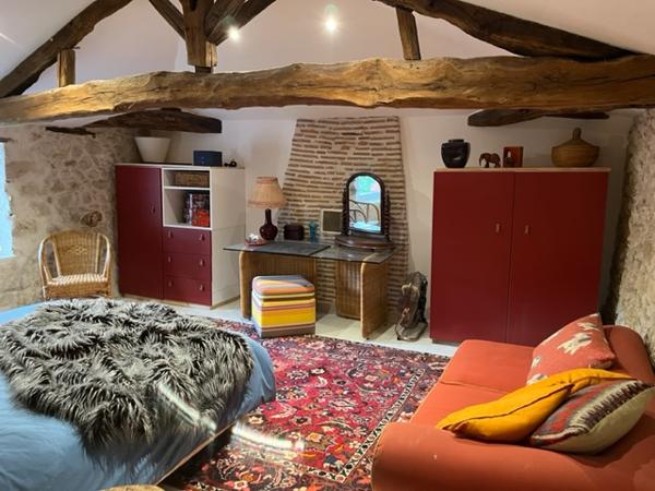 PROCHE DE CONDOM EN CAMPAGNE DANS UN HAMEAU PITORRESQUE