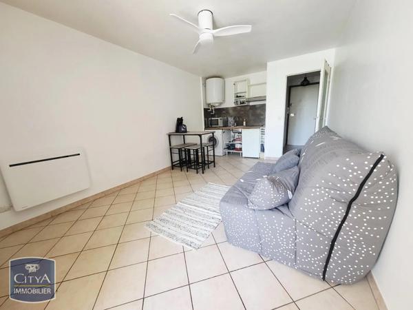 Appartement à louer 1 pièce 23.21m² Fréjus (83600)