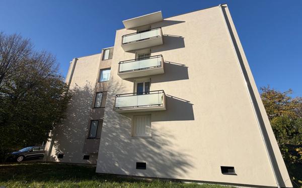 Appartement à vendre    2 pièces • 47 m2 Saint-Égrève