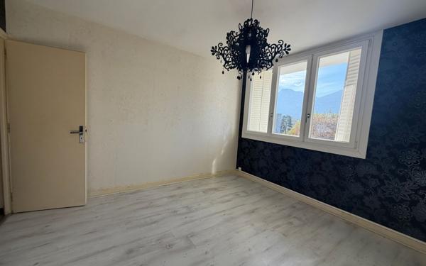 Appartement à vendre    2 pièces • 47 m2 Saint-Égrève