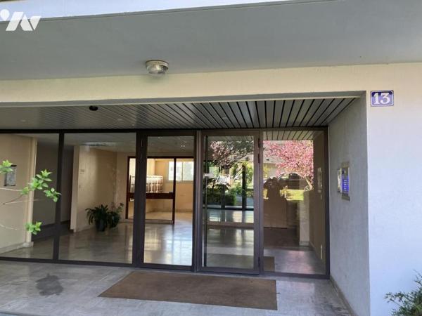 NANTES, Saint-Donatien. Appartement de 91 m² avec balcon, Parking et cave au Sous-sol. Libre .