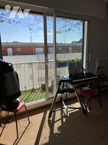 NANTES, Saint-Donatien. Appartement de 91 m² avec balcon, Parking et cave au Sous-sol. Libre .