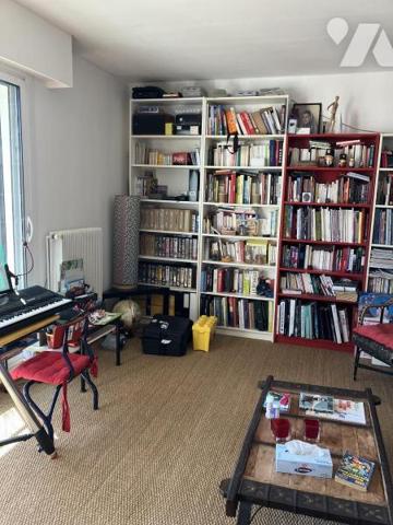 NANTES, Saint-Donatien. Appartement de 91 m² avec balcon, Parking et cave au Sous-sol. Libre .