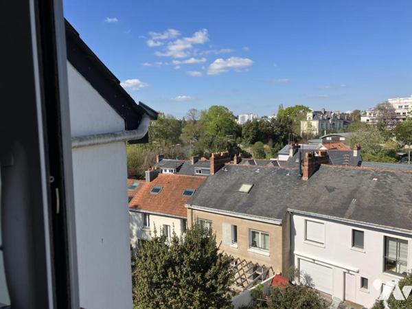 NANTES, Saint-Donatien. Appartement de 91 m² avec balcon, Parking et cave au Sous-sol. Libre .