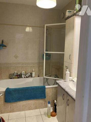 NANTES, Saint-Donatien. Appartement de 91 m² avec balcon, Parking et cave au Sous-sol. Libre .