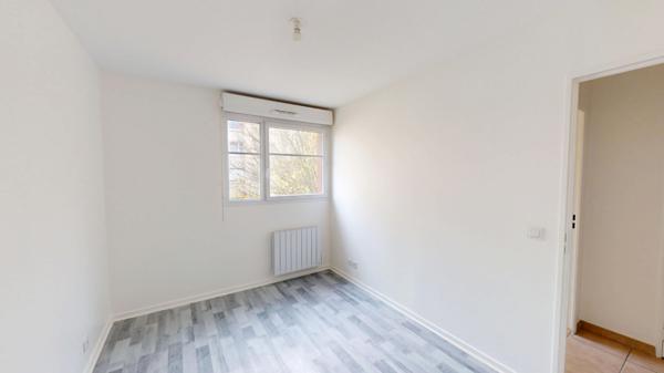 MONTÉVRAIN - 3 PIÈCES - 65 m² - 2 TERRASSES - GARE À PIED