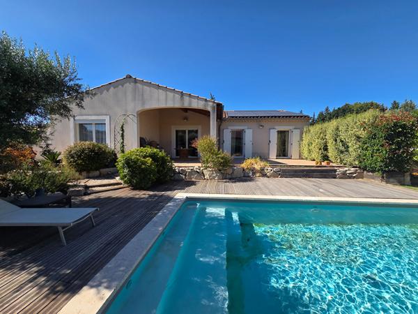 Villa Avignon 6 pièce(s) 155 m2 de plain pied avec piscine et garage sans vis à vis