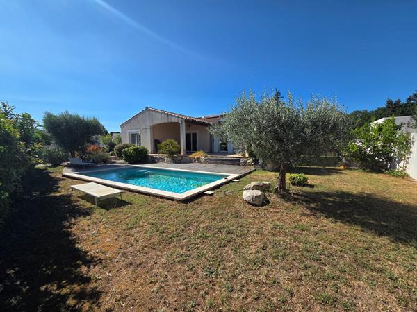 Villa Avignon 6 pièce(s) 155 m2 de plain pied avec piscine et garage sans vis à vis