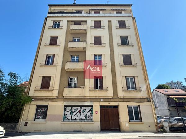 À louer – Garage fermé de 13,78 m² – Grenoble