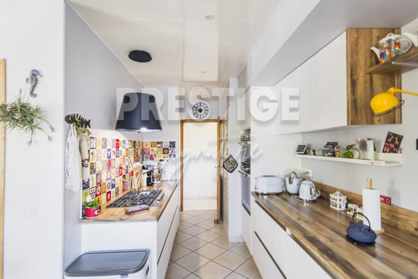 Maison
                                                                                                                                                                                                                                                                                                                        8 pièce(s)                                                                                                                                                                                                          6 chambre(s)                                                                                                                                                                                                          229  m²