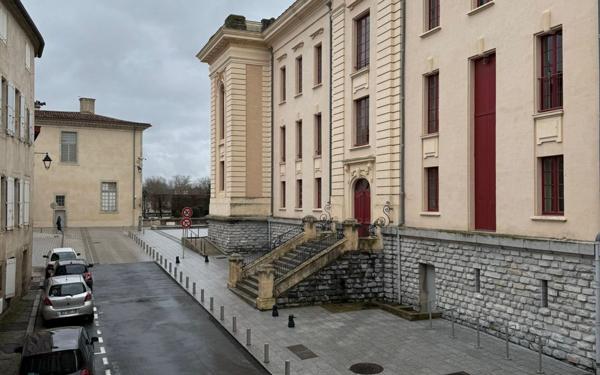 Appartement à louer    1 pièce • 16 m2 Castres