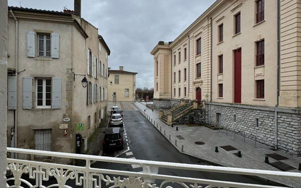 Appartement à louer    1 pièce • 16 m2 Castres