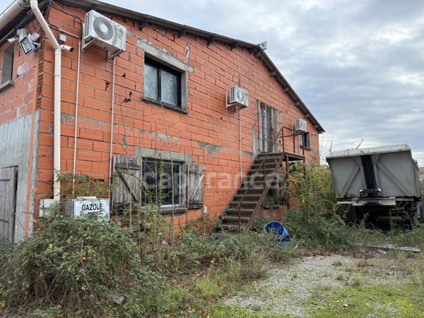 Local d'activité avec bureau à vendre CASTELGINEST (31)