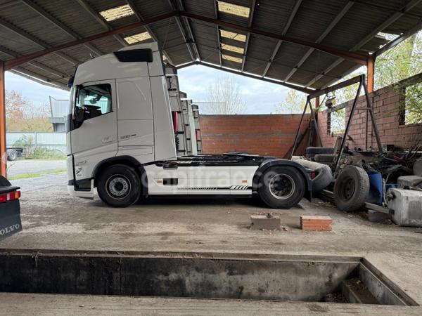 Local d'activité avec bureau à vendre CASTELGINEST (31)