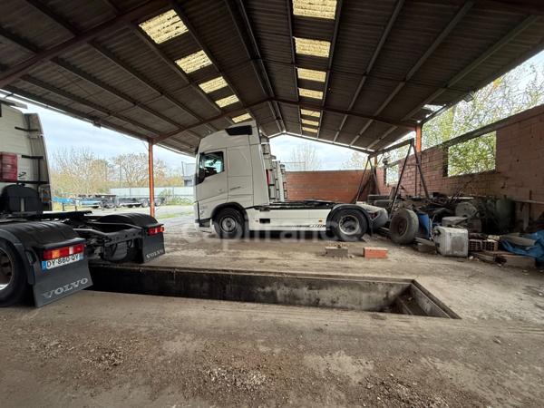 Local d'activité avec bureau à vendre CASTELGINEST (31)
