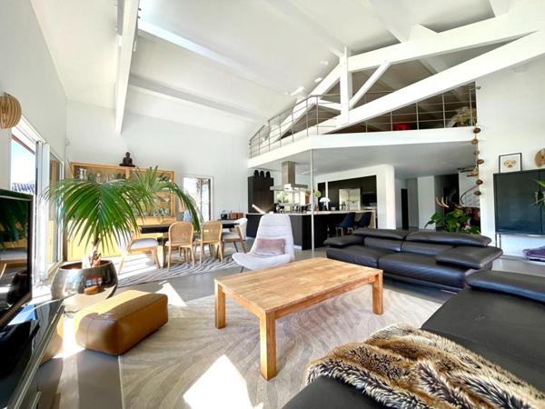 Superbe Villa Cestas 5 pièce(s) 252 m2 + garages + piscine