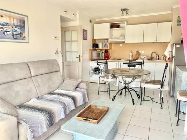 SAINT AYGULF - GRAND PARC DERNIER ETAGE - VUE MER