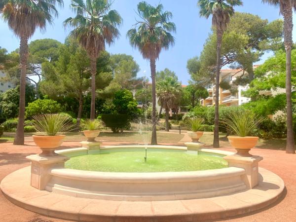 SAINT AYGULF - GRAND PARC DERNIER ETAGE - VUE MER