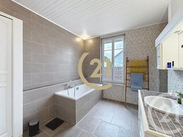 Maison à vendre  7 pièces - 190 m 2   ST CLEMENT  - 89