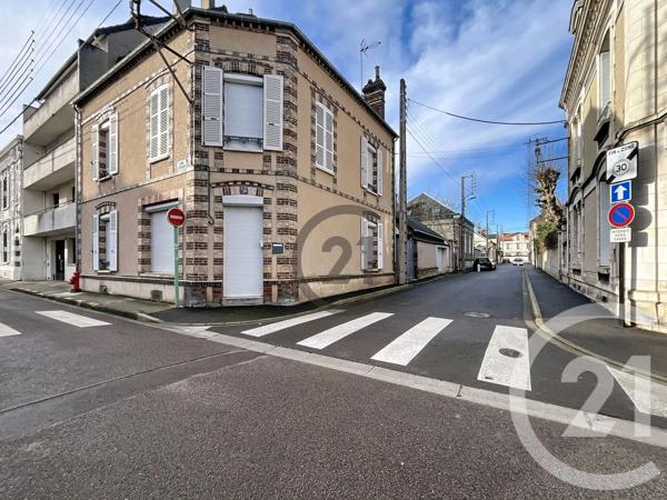 Maison à vendre  7 pièces - 190 m 2   ST CLEMENT  - 89