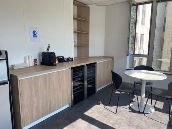Bureaux à louer lumineux à Colombes proche La Défense et ERP possible