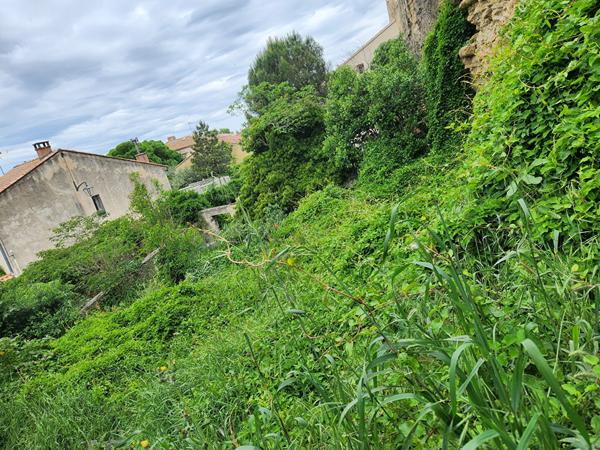 EXCLUSIVITE SUR ENTRAIGUES SUR LA SORGUE - TERRAIN LIBRE CONSTRUCTEUR A VENDRE - ZONE UA