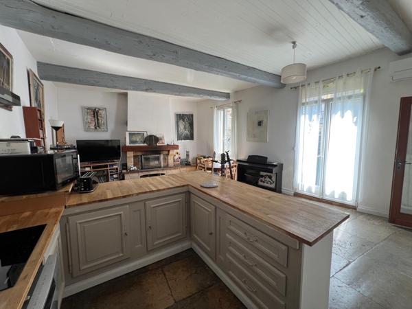 Maison de ville avec studio indépendant possible, garage, 3 chambres