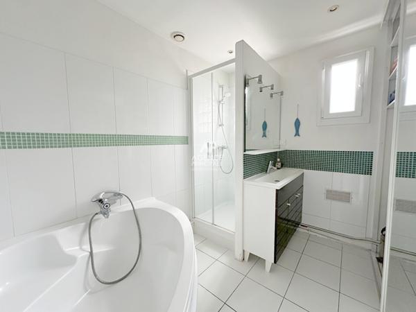 VIROFLAY - Maison de 5 pièces et vaste garage 835 000 € **  - Référence  684-C