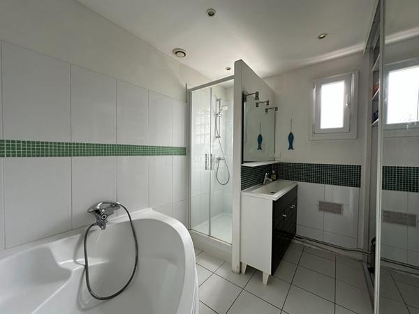 VIROFLAY - Maison de 5 pièces et vaste garage 835 000 € **  - Référence  684-C
