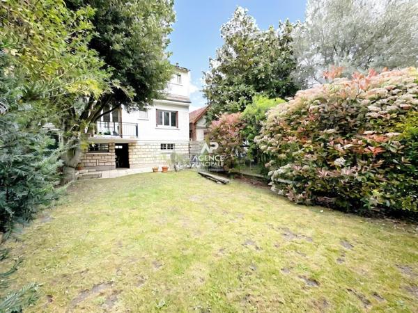 VIROFLAY - Maison de 5 pièces et vaste garage 835 000 € **  - Référence  684-C