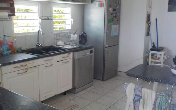 Maison à louer    5 pièces •  Rivière-Salée