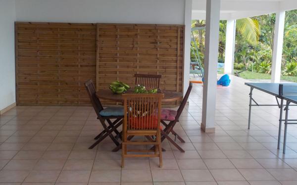 Maison à louer    5 pièces •  Rivière-Salée