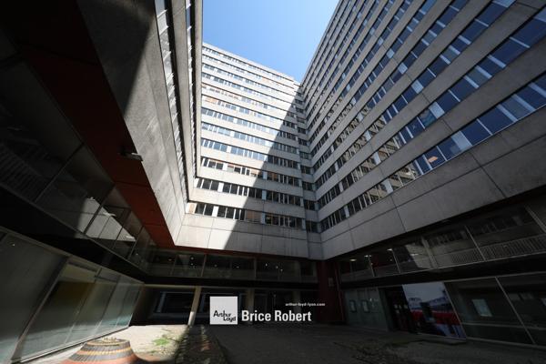 Bureaux à louer à Lyon Part-Dieu lumineux avec accès transports en commun