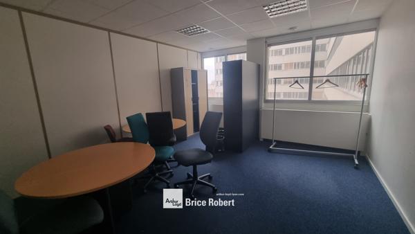 Bureaux à louer à Lyon Part-Dieu lumineux avec accès transports en commun