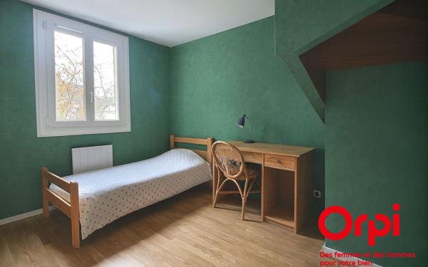 Maison à vendre    5 pièces •  Montigny-le-Bretonneux