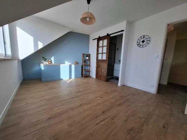 Bel appartement 56 M2 / T2, lumineux et climatisé au coeur du village.