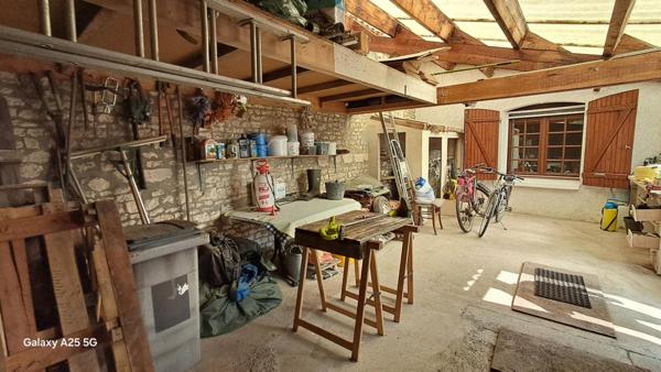 Belle maison    5 pièce(s) 137 m2 et terrain plat de 1700 m2