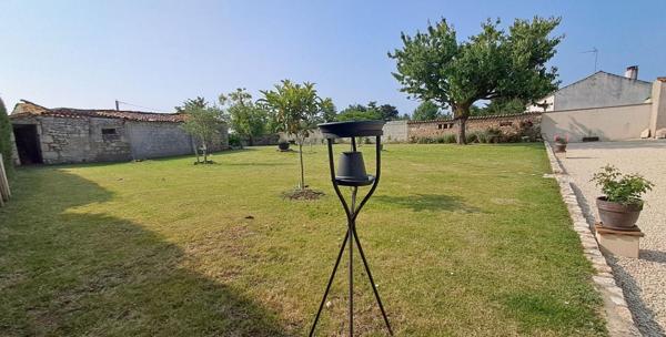 Belle maison    5 pièce(s) 137 m2 et terrain plat de 1700 m2