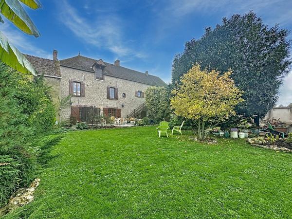 Environnement rural proche des commodités et gare