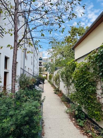 ✨ MAIRIE DE MONTREUIL – SUPERBE 3 PIÈCES • 53 M² • DPE A • BALCON • DOUBLE PARKING